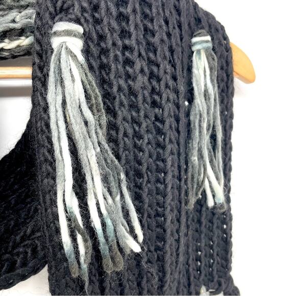 Renee's NYC Women's Soft Knit Wool Blend Scarf w/ Fringe in Black and White - Picture 2 of 8